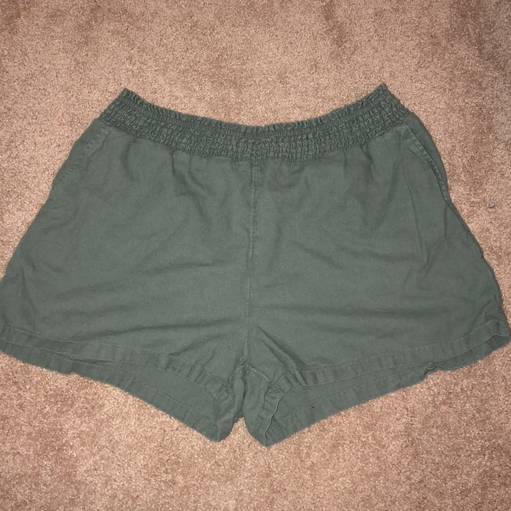 Green, stretchy, flowy short